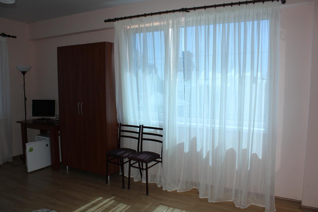 Guest House Zvanba Gagra Exterior photo
